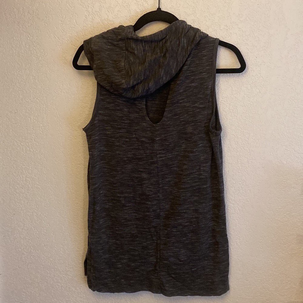 GAIAM hooded, keyhole tank top - Picture 2 of 4